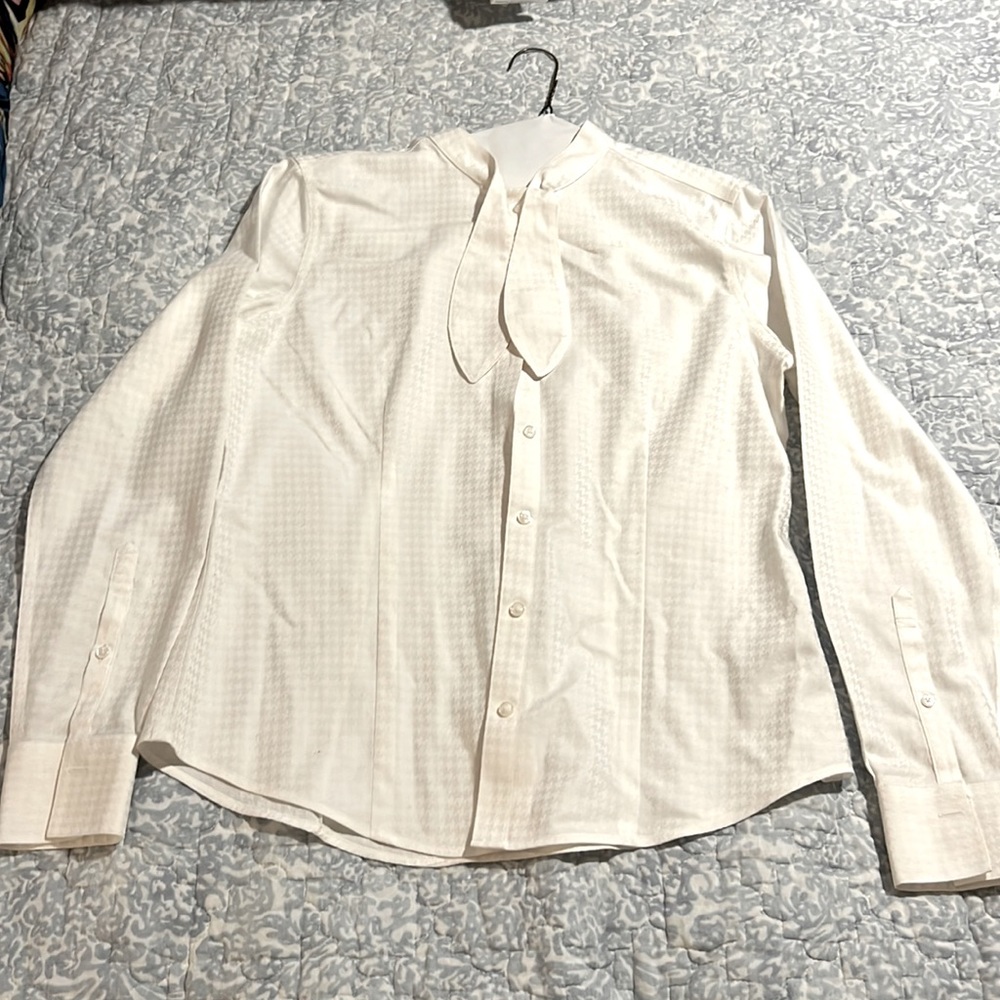 White/cream textured butler tie dress shirt - women’s